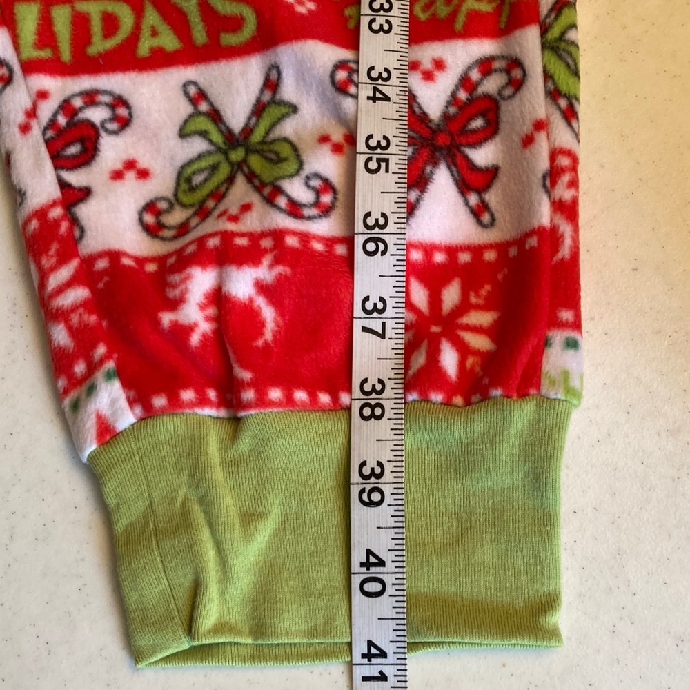 Dr. Seuss Red and Green Grinch Pajama Set “Don’t Be A Grinch” - Picture 8 of 10